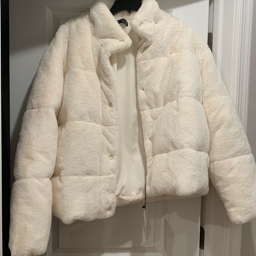 Zara Fuzzy White Puffer Coat